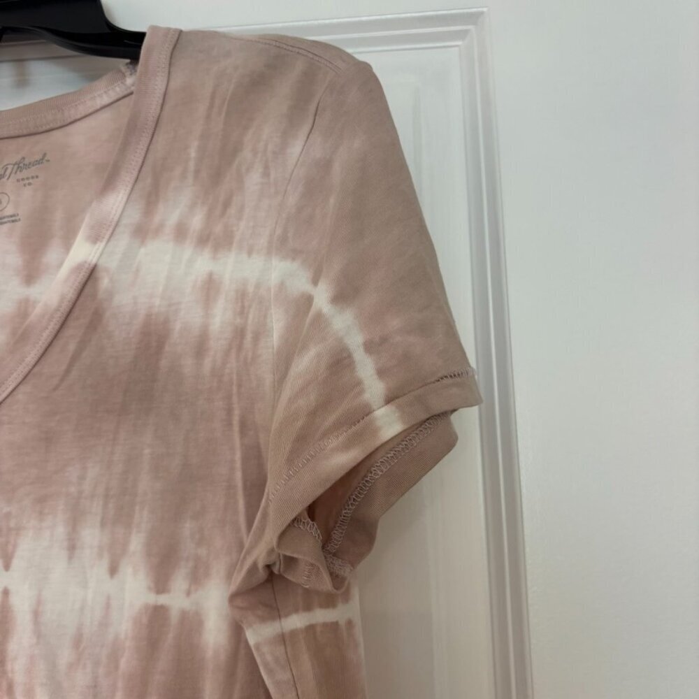 Universal Thread Tan and White Tie Dye V Neck T Shirt - Picture 4 of 6